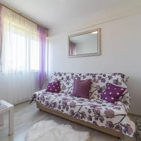 Strawberry Apartment Split