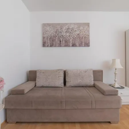 Apartman Strawberry Split